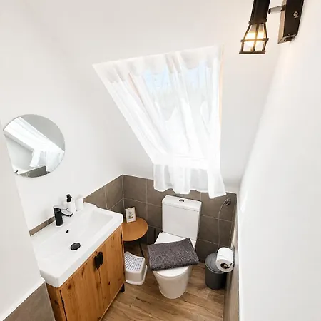 Pinty Paradise Apartman *