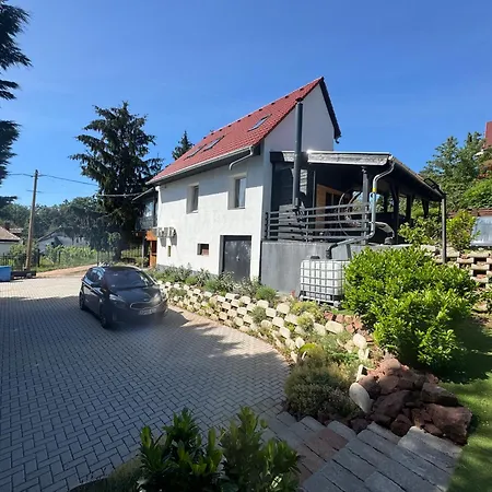 Pinty Paradise * Balatonalmádi