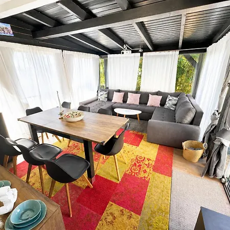 Pinty Paradise Vendeghaz Apartmán