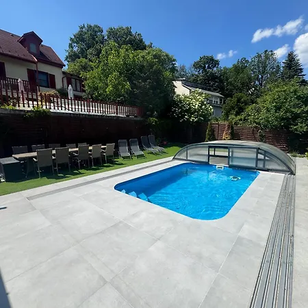 Pinty Paradise Apartman Balatonalmádi